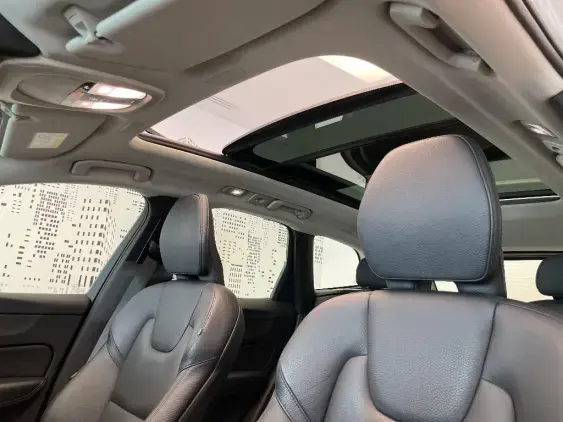 VOLVO XC60 II - voiture d'occasion - Photo 21