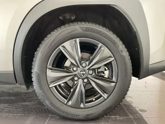 LEXUS UX - voiture d'occasion - Photo 24
