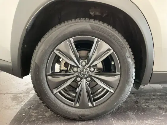LEXUS UX - voiture d'occasion - Photo 25