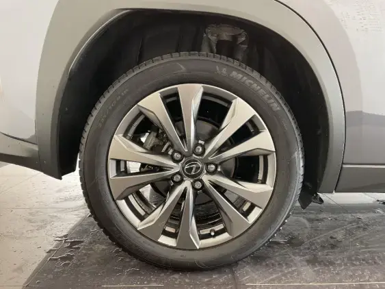 LEXUS UX - voiture d'occasion - Photo 24