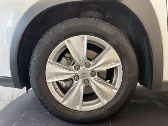 LEXUS UX - voiture d'occasion - Photo 21