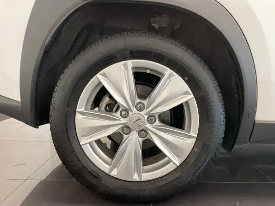 LEXUS UX - voiture d'occasion - Photo 23