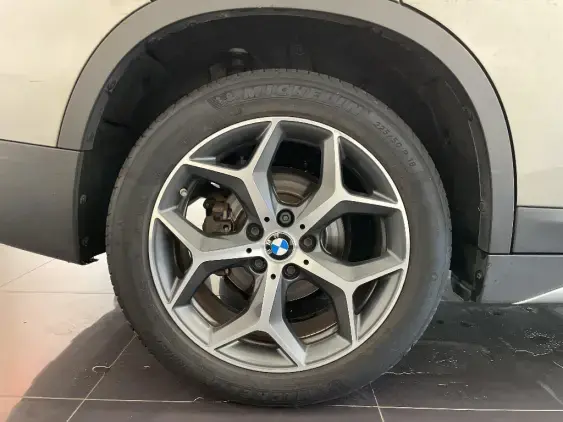 BMW X1 U11 - voiture d'occasion - Photo 24