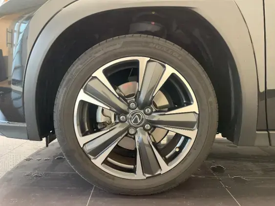 LEXUS UX - voiture d'occasion - Photo 22