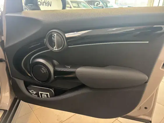 MINI MINI 5 PORTES III - voiture d'occasion - Photo 19