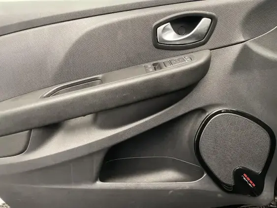 RENAULT CLIO STE IV - voiture d'occasion - Photo 19