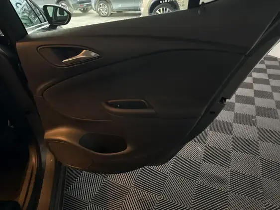 OPEL ASTRA K - voiture d'occasion - Photo 20