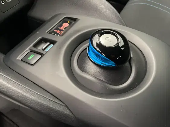 NISSAN LEAF II - voiture d'occasion - Photo 17