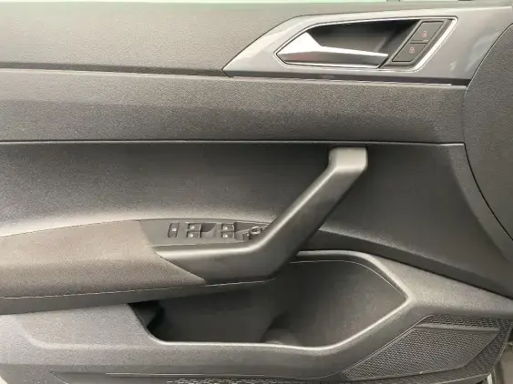 VOLKSWAGEN POLO VI - voiture d'occasion - Photo 19