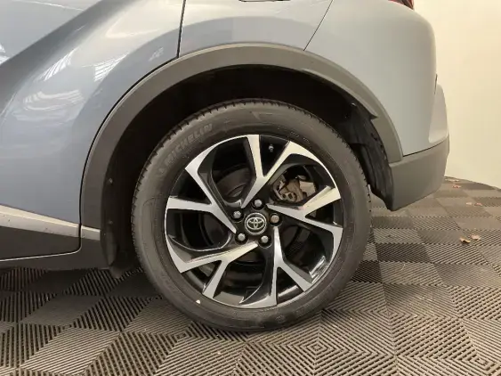 TOYOTA C-HR - voiture d'occasion - Photo 24
