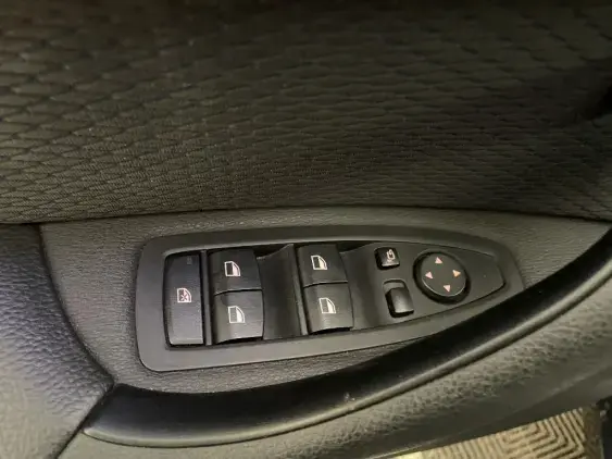 BMW X1 U11 - voiture d'occasion - Photo 17