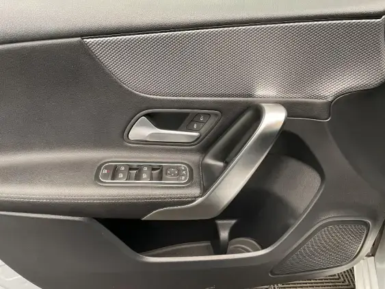 MERCEDES CLASSE A IV - voiture d'occasion - Photo 19