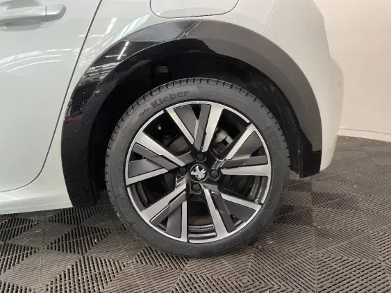 PEUGEOT 208 BUSINESS R II - voiture d'occasion - Photo 24