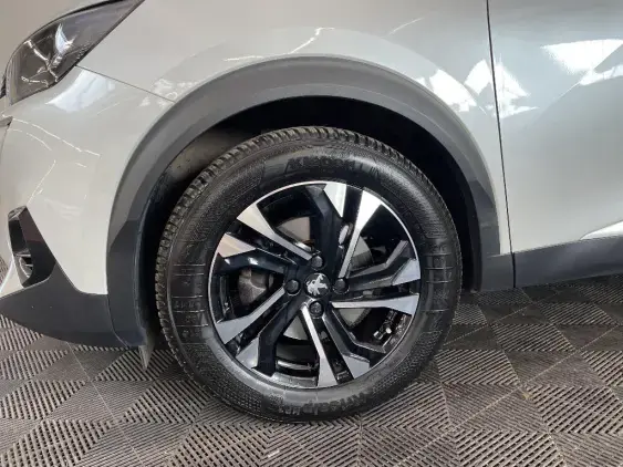 PEUGEOT 2008 II - voiture d'occasion - Photo 23