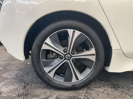 NISSAN LEAF II - voiture d'occasion - Photo 25