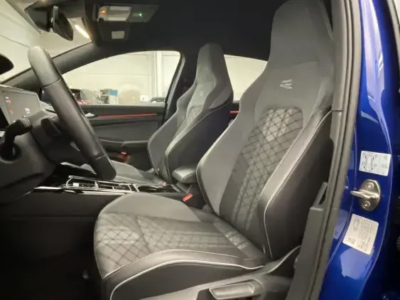 VOLKSWAGEN GOLF VIII - voiture d'occasion - Photo 18