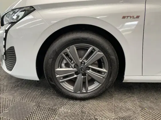 PEUGEOT 308 III - voiture d'occasion - Photo 23