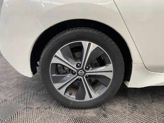 NISSAN LEAF II - voiture d'occasion - Photo 25