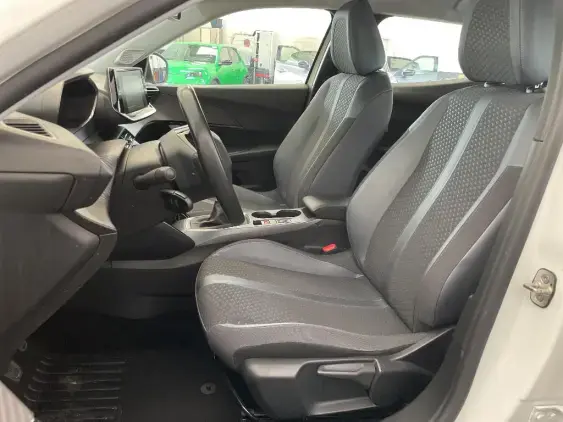 PEUGEOT 2008 II - voiture d'occasion - Photo 18