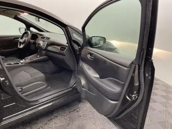 NISSAN LEAF II - voiture d'occasion - Photo 19