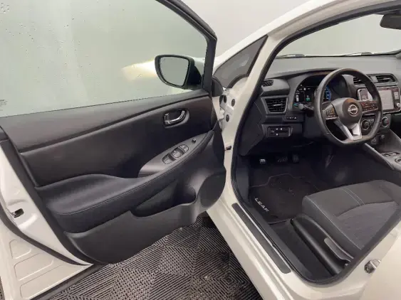 NISSAN LEAF II - voiture d'occasion - Photo 18