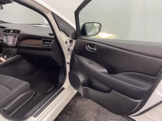 NISSAN LEAF II - voiture d'occasion - Photo 19