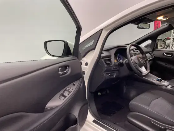 NISSAN LEAF II - voiture d'occasion - Photo 19