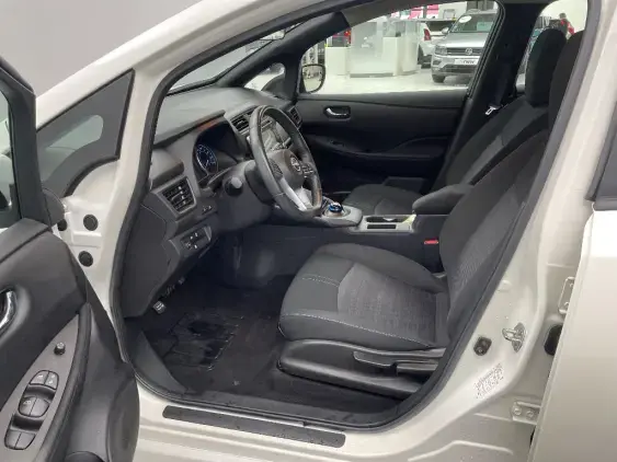 NISSAN LEAF II - voiture d'occasion - Photo 18