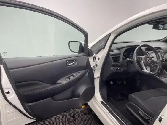 NISSAN LEAF II - voiture d'occasion - Photo 19