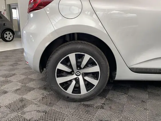 RENAULT CLIO V - voiture d'occasion - Photo 23