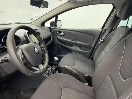 RENAULT CLIO IV - voiture d'occasion - Photo 18