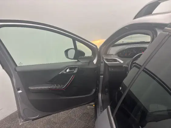 PEUGEOT 2008 - voiture d'occasion - Photo 19