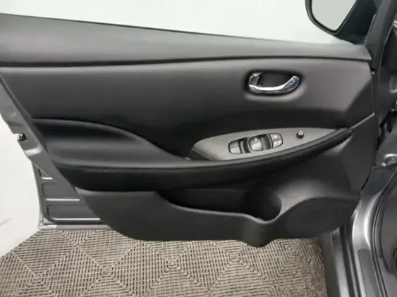 NISSAN LEAF II - voiture d'occasion - Photo 19