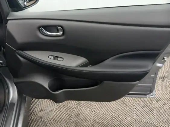 NISSAN LEAF II - voiture d'occasion - Photo 20