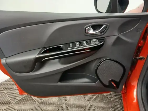 RENAULT CLIO IV - voiture d'occasion - Photo 18