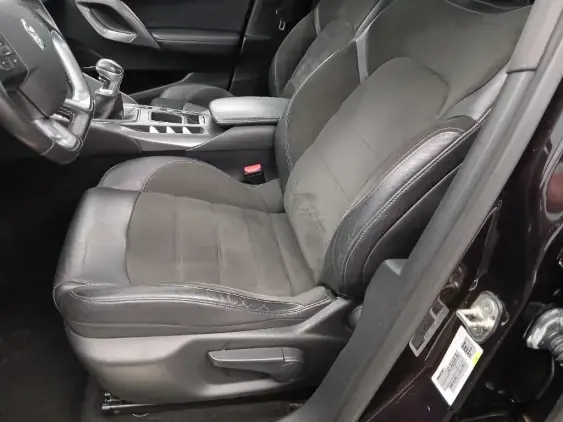 DS DS 5 - voiture d'occasion - Photo 17