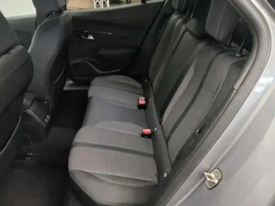 PEUGEOT 2008 II - voiture d'occasion - Photo 17