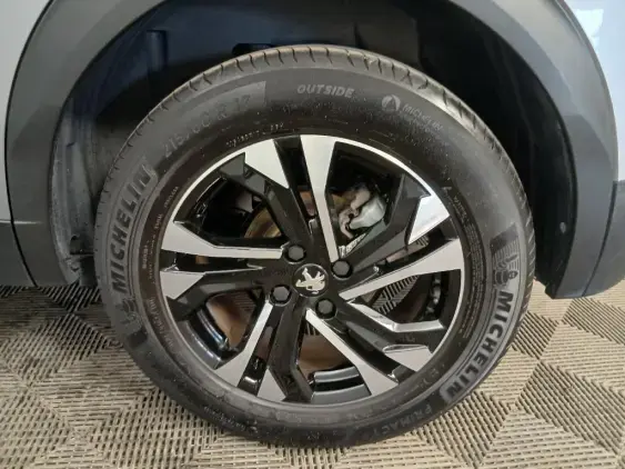 PEUGEOT 2008 II - voiture d'occasion - Photo 23