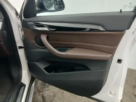 BMW X1 U11 - voiture d'occasion - Photo 19