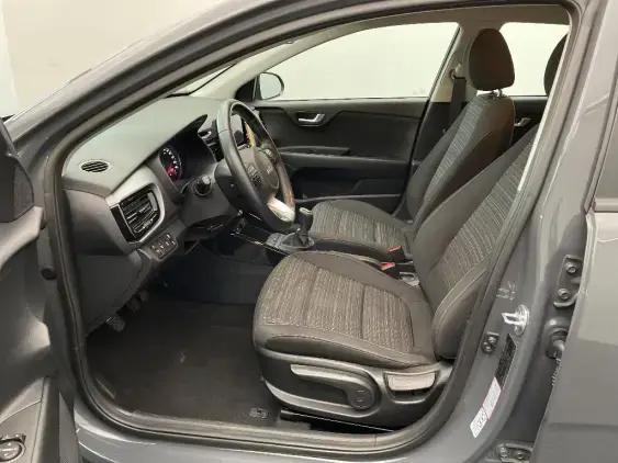 KIA STONIC - voiture d'occasion - Photo 18