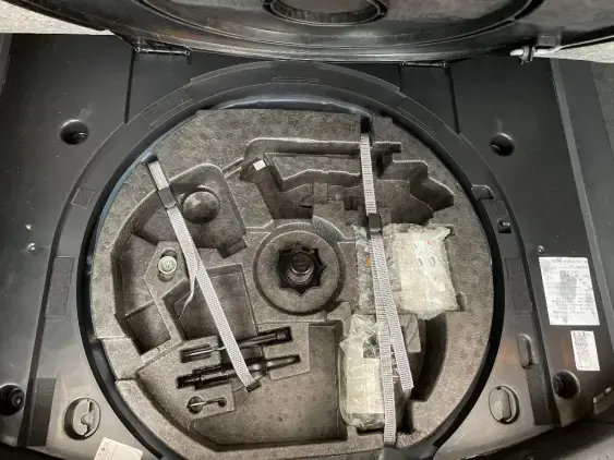 VOLKSWAGEN TOURAN II - voiture d'occasion - Photo 16