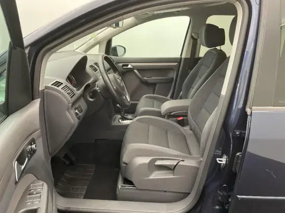 VOLKSWAGEN TOURAN II - voiture d'occasion - Photo 17