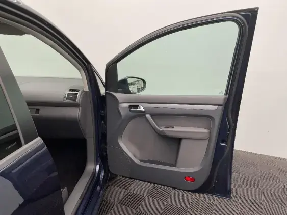 VOLKSWAGEN TOURAN II - voiture d'occasion - Photo 19