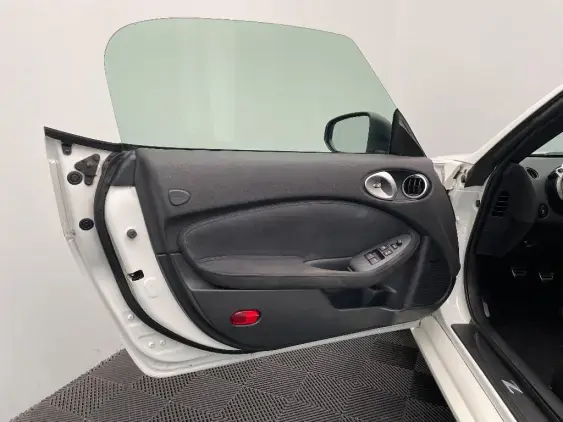 NISSAN 370Z - voiture d'occasion - Photo 18