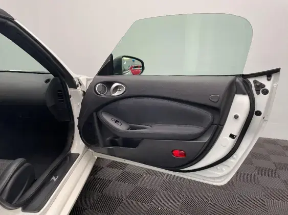 NISSAN 370Z - voiture d'occasion - Photo 19