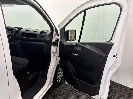 RENAULT TRAFIC FG III - voiture d'occasion - Photo 18