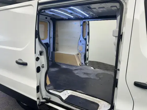 NISSAN NV300 - voiture d'occasion - Photo 15