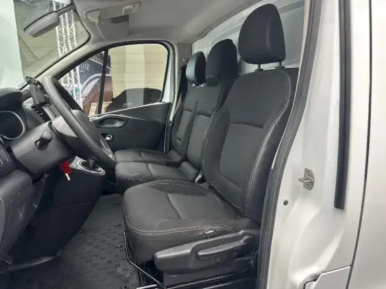 NISSAN NV300 - voiture d'occasion - Photo 17