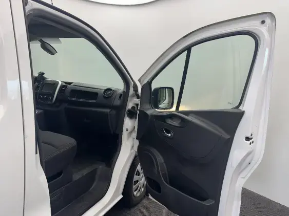 NISSAN NV300 - voiture d'occasion - Photo 19