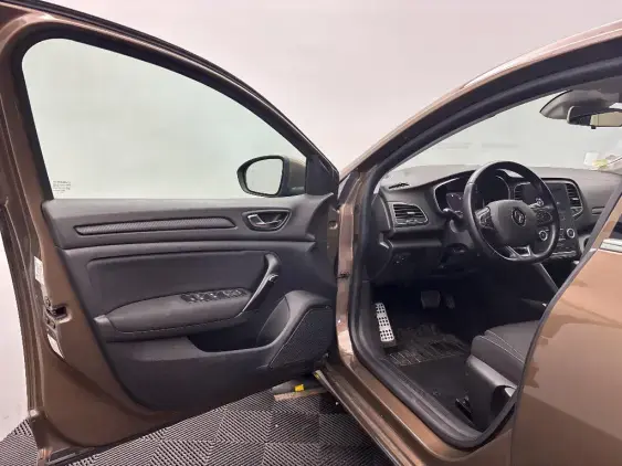 RENAULT MEGANE IV - voiture d'occasion - Photo 19